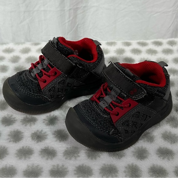 Surprise by Stride Rite Toddler shoes size 4 - Picture 2 of 6